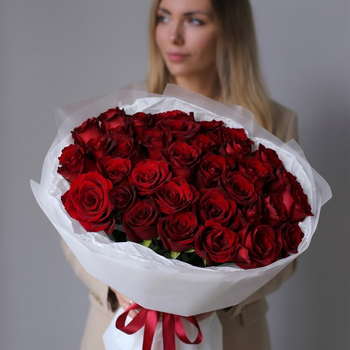 Букет из 35 красных роз